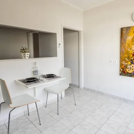 Rhodes Center Apartment